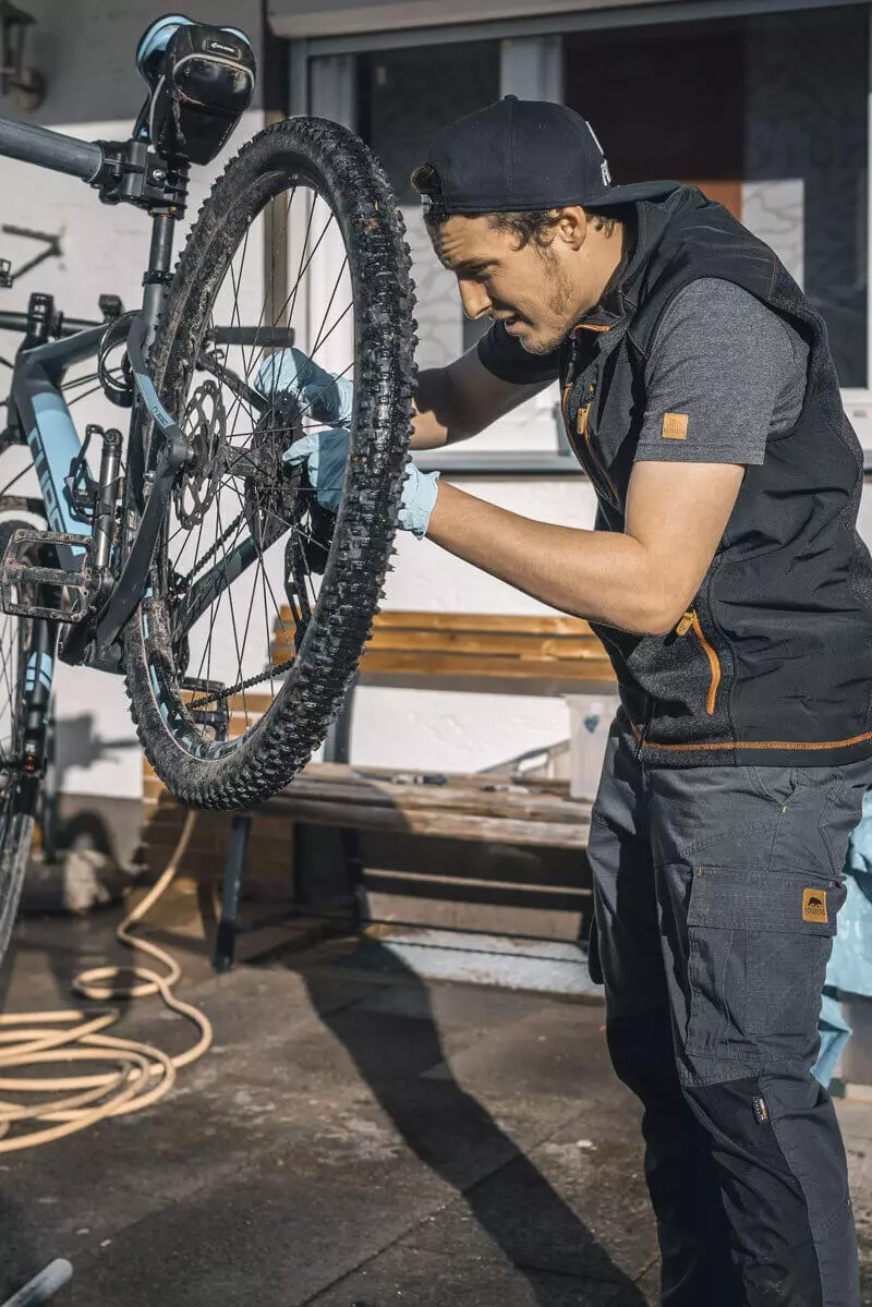 Reifen, Rad, Erwachsener, Mann, Person