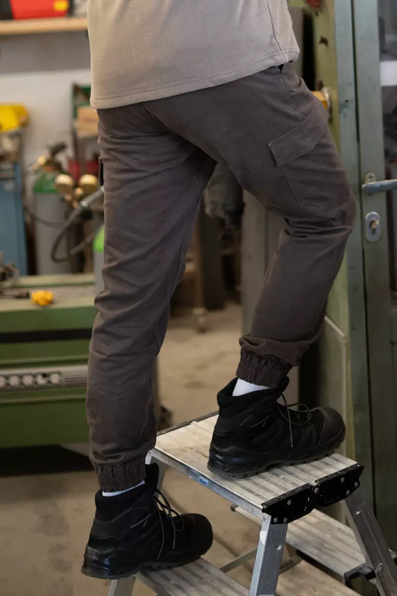 Bekleidung, Hosen, Schuh, Sneaker, Person