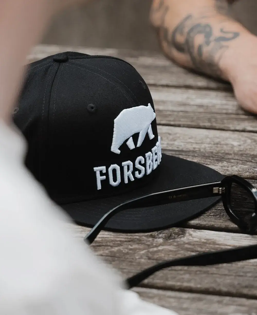 Zubehör und Accessoires für Mobilgeräte auf einem weißen Hintergrund.